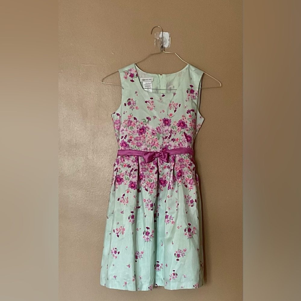 Bonnie Jean girls size 12 beautiful floral dress, sweater and black shoe size 31